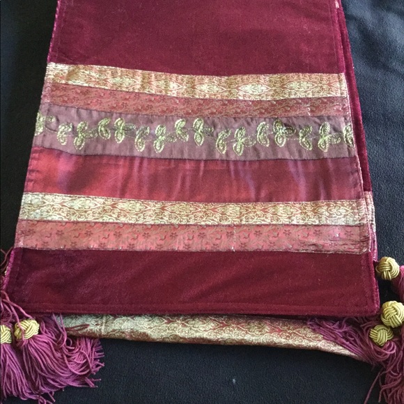 Table runners - Picture 2 of 8